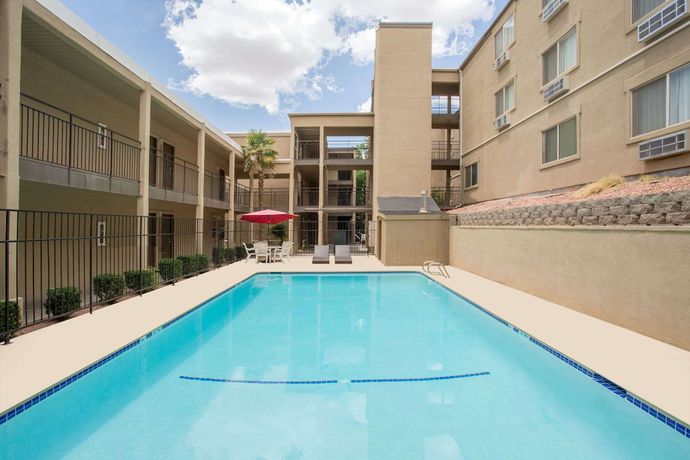 Imagen de la piscina del Hotel Days Inn by Wyndham St. George. Foto 19