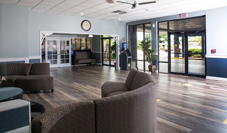 Imagen de los interiores del Hotel Days Inn by Wyndham Stuart, FL. Foto 14