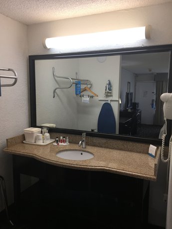 Imagen de la habitación del Hotel Days Inn by Wyndham Stuart, FL. Foto 13