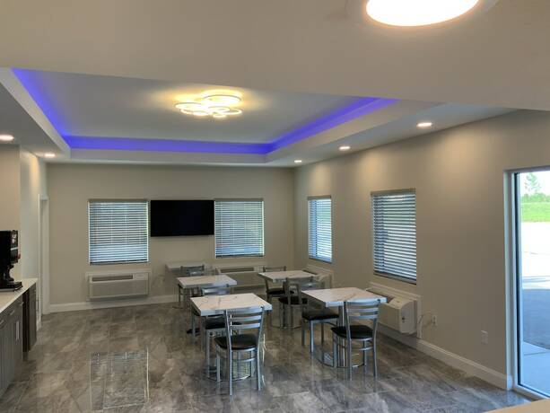 Imagen del bar/restaurante del Hotel Days Inn by Wyndham Troy IL. Foto 12