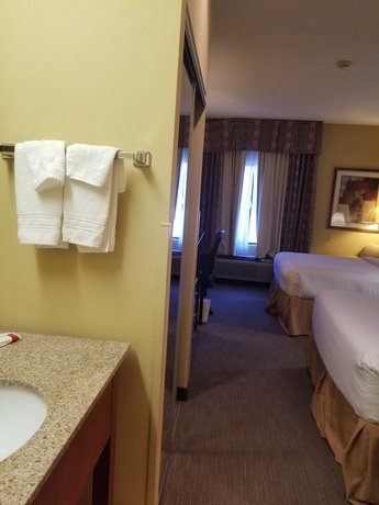 Imagen de la habitación del Hotel Days Inn by Wyndham Tulsa Central. Foto 2