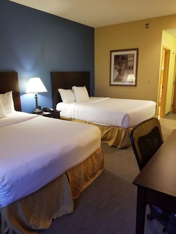 Imagen de la habitación del Hotel Days Inn by Wyndham Tulsa Central. Foto 8