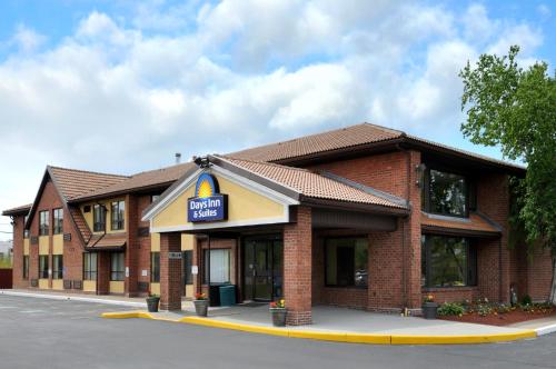 Imagen general del Hotel Days Inn by Wyndham Utica. Foto 3