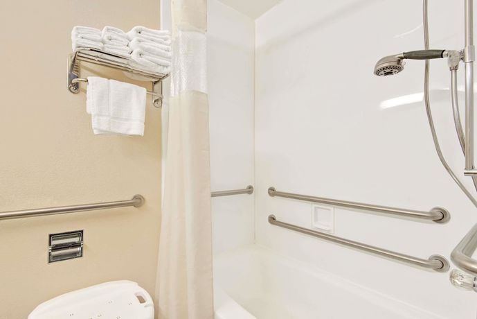 Imagen de la habitación del Hotel Days Inn by Wyndham Washington Pennsylvania. Foto 11