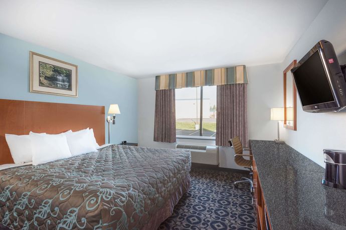 Imagen de la habitación del Hotel Days Inn by Wyndham Watertown Fort Drum. Foto 11
