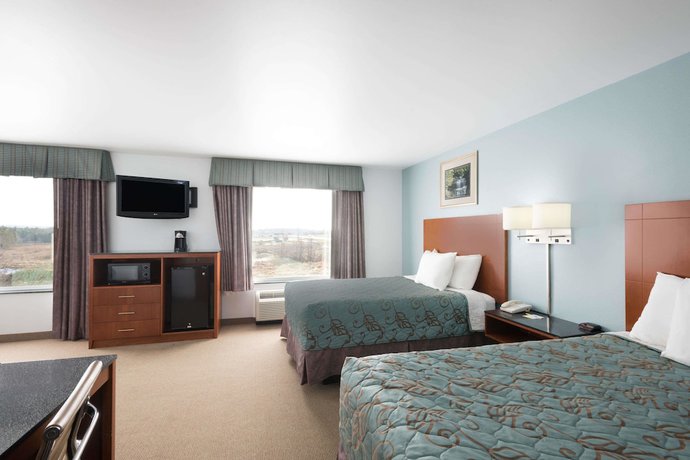 Imagen de la habitación del Hotel Days Inn by Wyndham Watertown Fort Drum. Foto 12