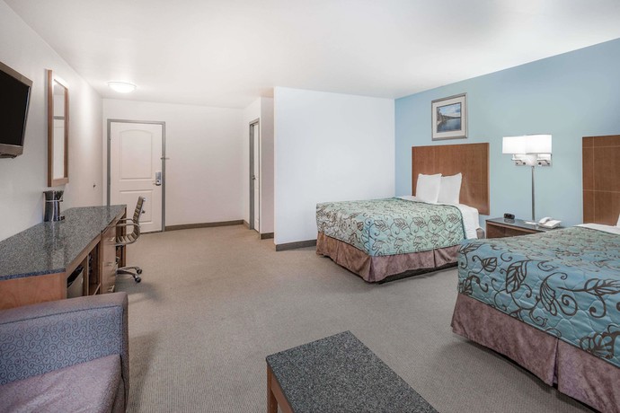 Imagen de la habitación del Hotel Days Inn by Wyndham Watertown Fort Drum. Foto 13