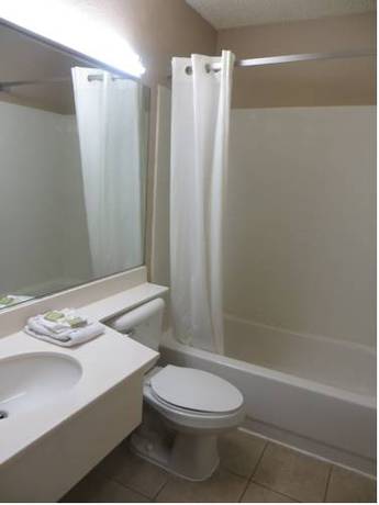 Imagen de la habitación del Hotel Days Inn by Wyndham Waukegan. Foto 8