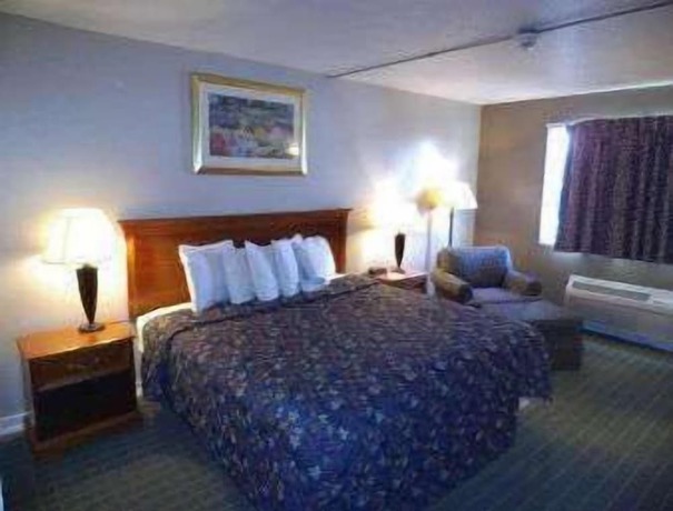 Imagen de la habitación del Hotel Days Inn by Wyndham West Branch Iowa City Area. Foto 8