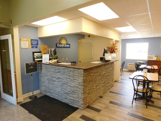 Imagen de los interiores del Hotel Days Inn by Wyndham West Branch Iowa City Area. Foto 20