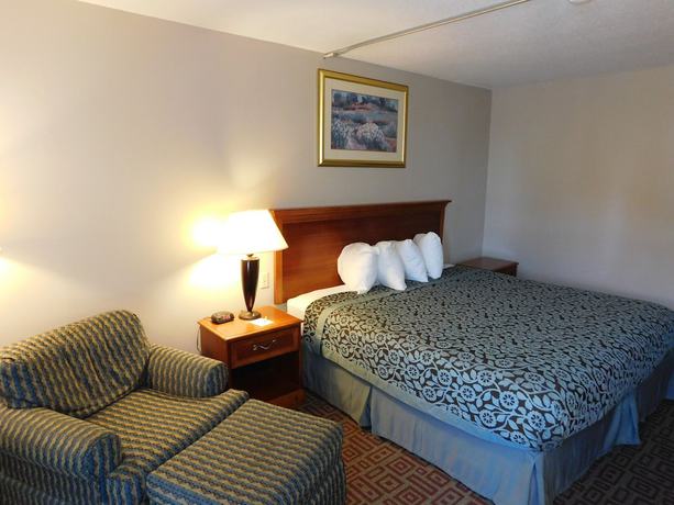 Imagen de la habitación del Hotel Days Inn by Wyndham West Branch Iowa City Area. Foto 11