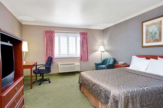 Imagen de la habitación del Hotel Days Inn by Wyndham West Covina. Foto 8