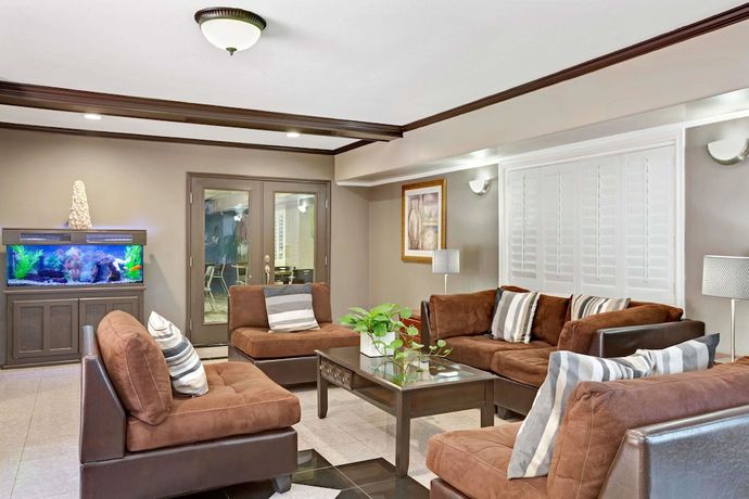 Imagen de los interiores del Hotel Days Inn by Wyndham West Covina. Foto 16