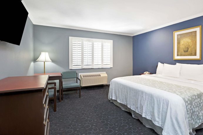 Imagen de la habitación del Hotel Days Inn by Wyndham West Covina. Foto 11