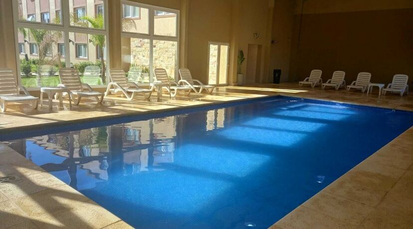 Imagen de la piscina del Hotel Days Inn by Wyndham Zarate. Foto 14