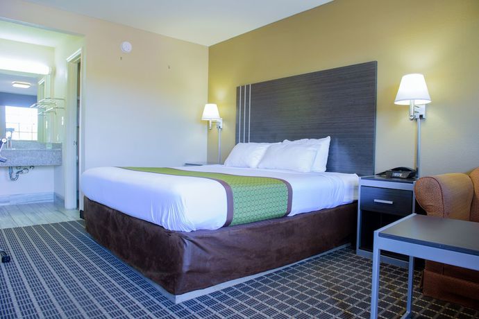 Imagen de la habitación del Hotel Days Inn y Suites by Wyndham Athens, Alabama. Foto 5
