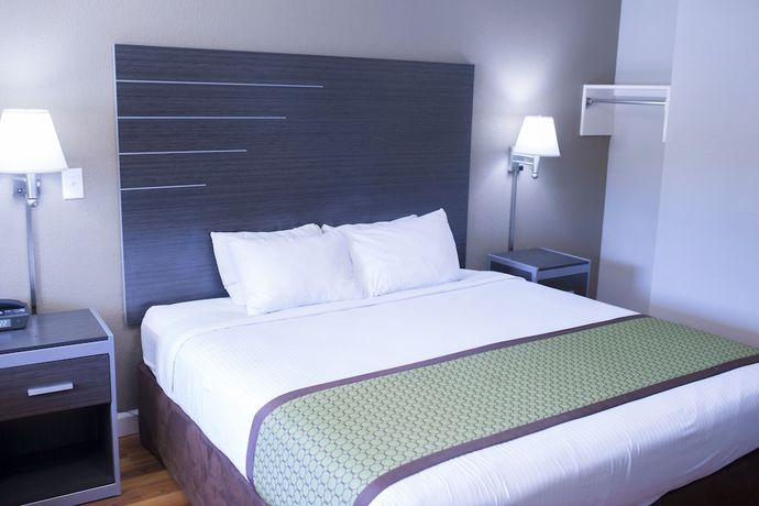 Imagen de la habitación del Hotel Days Inn y Suites by Wyndham Athens, Alabama. Foto 14