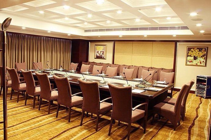 Imagen de los interiores del Hotel Days Jindu Fuzhou. Foto 17