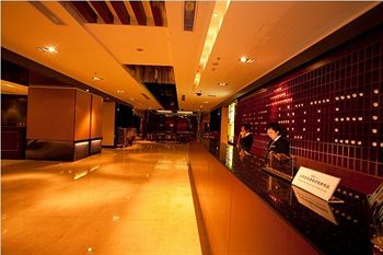 Imagen de los interiores del Hotel Days Luohu. Foto 19