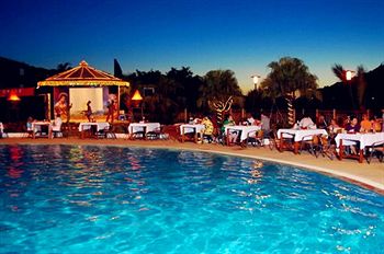 Imagen de la piscina del Hotel Days Suites Yangjiang. Foto 16