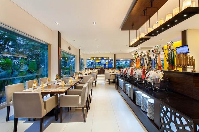 Imagen del bar/restaurante del Hotel Days and Suites By Wyndham Jakarta Airport. Foto 6