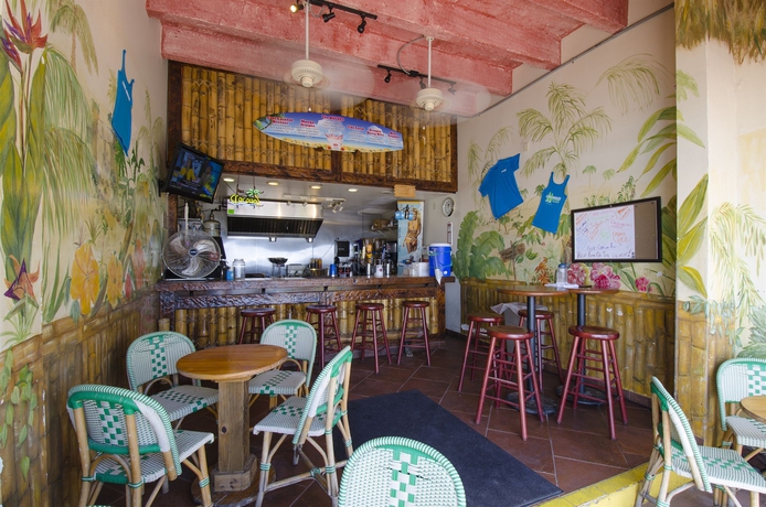 Imagen de la piscina del Hotel Daytona Beach Oceanside Inn. Foto 12