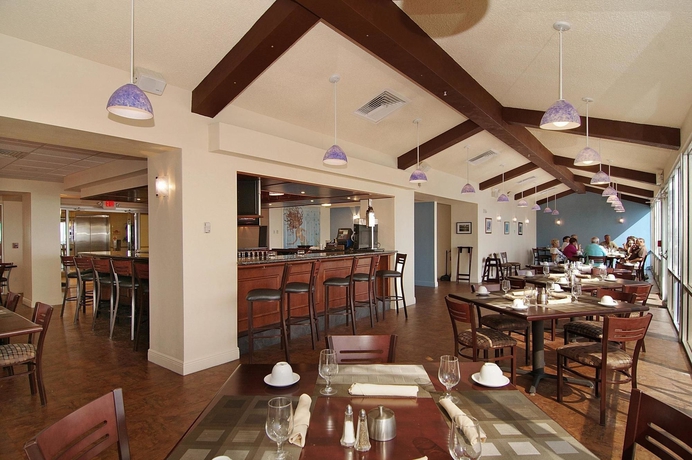 Imagen del bar/restaurante del Hotel Daytona Beach Resort & Conference Center. Foto 2