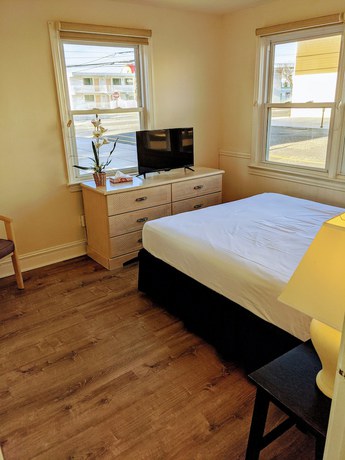 Imagen de la habitación del Hotel Daytona Inn And Suites. Foto 14