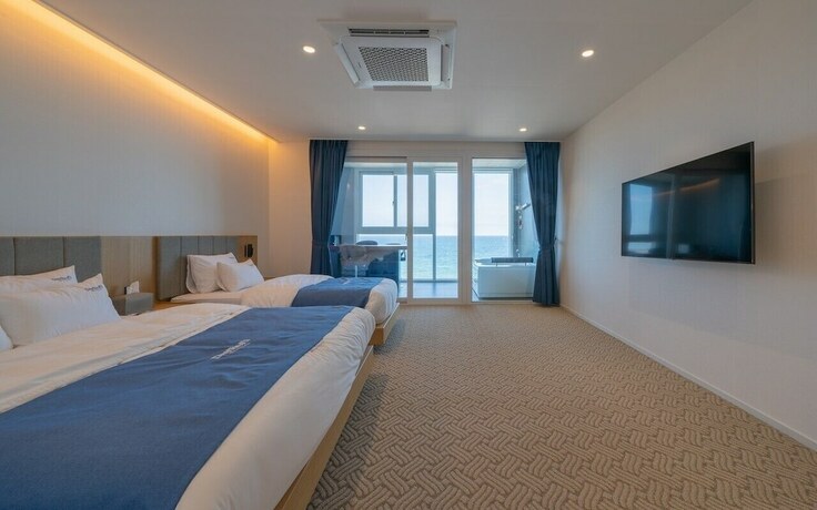 Imagen de la habitación del Hotel Daytona Pool Villa. Foto 16