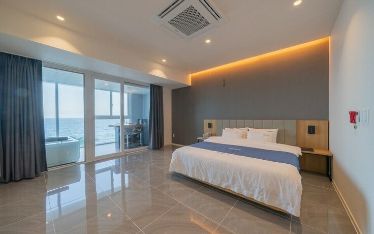 Imagen de la habitación del Hotel Daytona Pool Villa. Foto 18