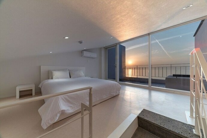 Imagen de la habitación del Hotel Daytona Pool Villa. Foto 19