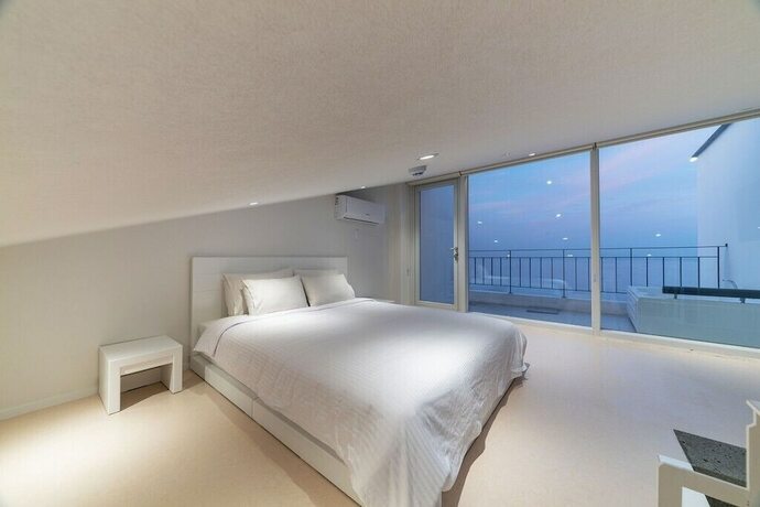 Imagen de la habitación del Hotel Daytona Pool Villa. Foto 20