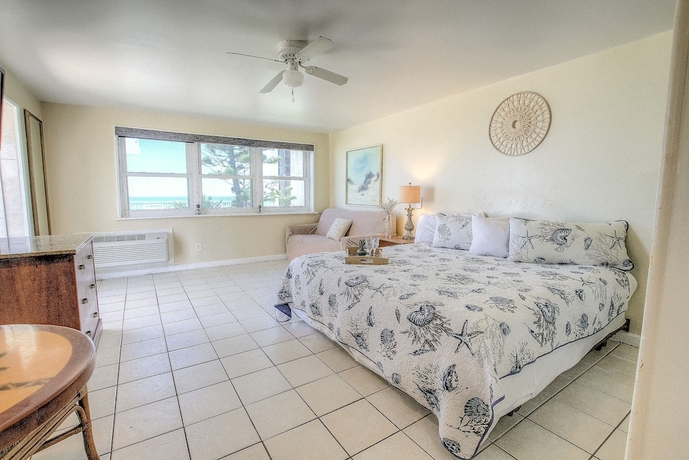 Imagen de la habitación del Hotel Daytona Shores Inn and Suites. Foto 13
