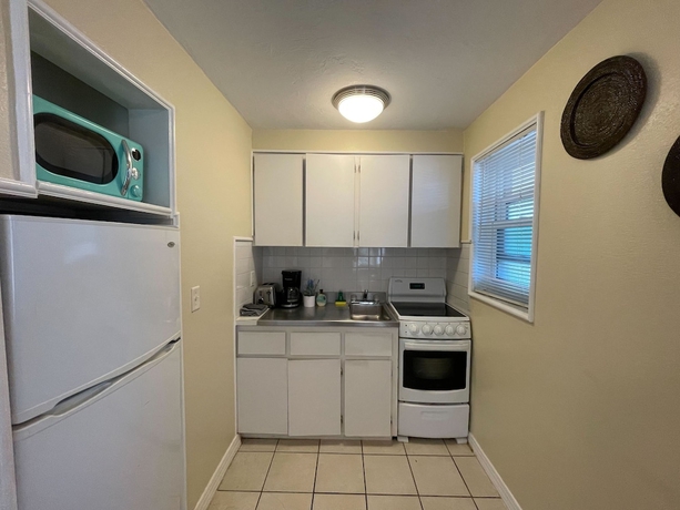 Imagen de la habitación del Hotel Daytona Shores Inn and Suites. Foto 19