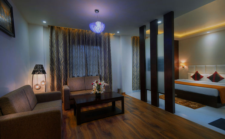 Imagen del bar/restaurante del Hotel Dazzle Agra. Foto 3
