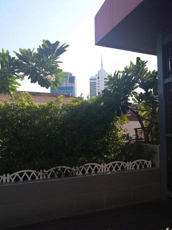 Imagen de los exteriores del Hotel Dazzle Sukhumvit 7. Foto 15