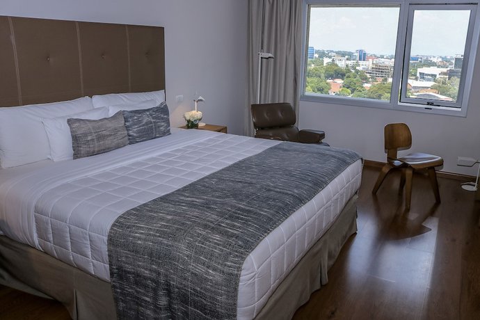 Imagen de la habitación del Hotel Dazzler Asuncion. Foto 8