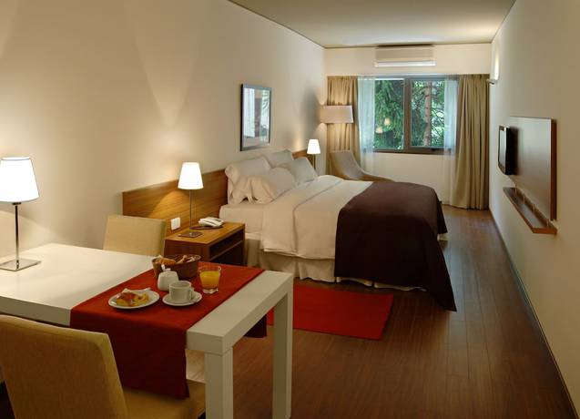 Imagen de la habitación del Hotel Dazzler By Wyndham Buenos Aires Maipu. Foto 12