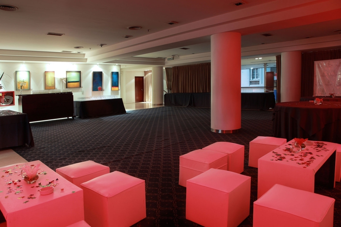 Imagen de los interiores del Hotel Dazzler By Wyndham Buenos Aires San Martin. Foto 15