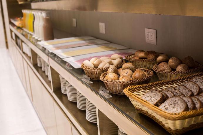 Imagen del bar/restaurante del Hotel Dazzler by Wyndham Lima San Isidro. Foto 5