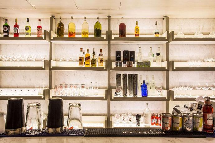 Imagen del bar/restaurante del Hotel Dazzler by Wyndham Lima San Isidro. Foto 7