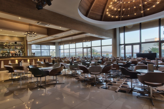 Imagen del bar/restaurante del Hotel Db San Antonio and Spa - All Inclusive. Foto 3