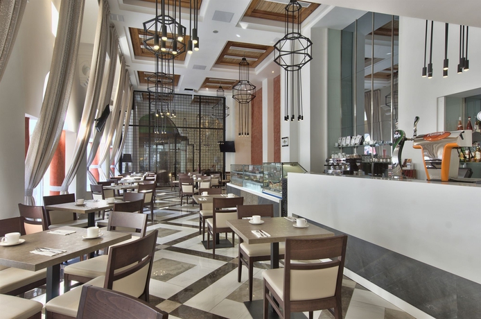 Imagen del bar/restaurante del Hotel Db San Antonio and Spa - All Inclusive. Foto 4