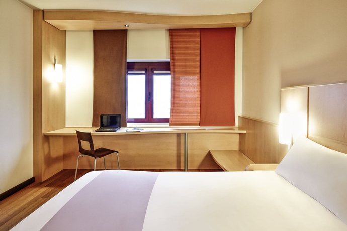 Imagen de la habitación del Hotel Dc International. Foto 7