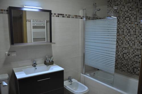 Imagen de la habitación del Hotel De Alba. Foto 8