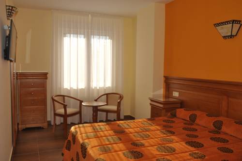 Imagen de la habitación del Hotel De Alba. Foto 15