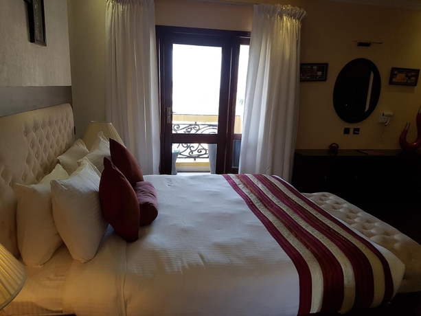 Imagen de la habitación del Hotel De Alturas Resort. Foto 13