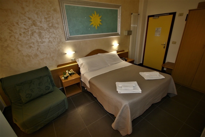 Imagen de la habitación del Hotel De Amicis. Foto 7