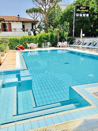 Imagen de la piscina del Hotel De Amicis. Foto 17