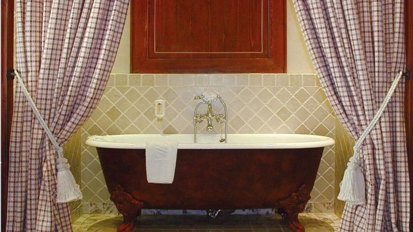 Imagen de la habitación del Hotel De Banville. Foto 5